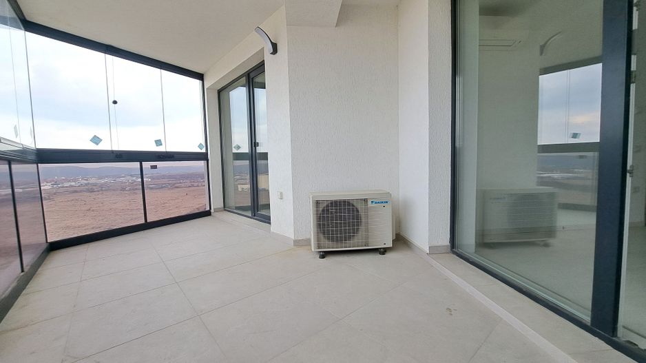 Apartament tip Penthouse cu 3 camere, 2 bai, NOU - Poză 4