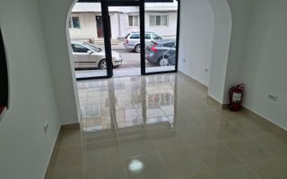 Spatiu de Inchiriat Central Husi - Poză 4