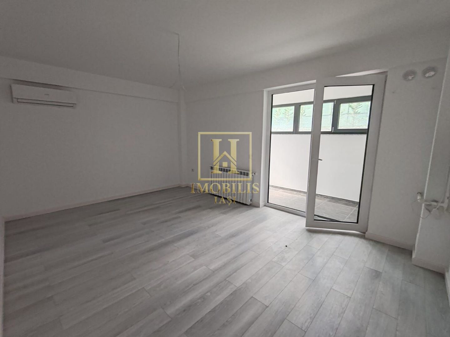 Ap. 2 camere INTABULAT 51 mp+ loc de parcare V. Lupului 86900 euro - Poză 1