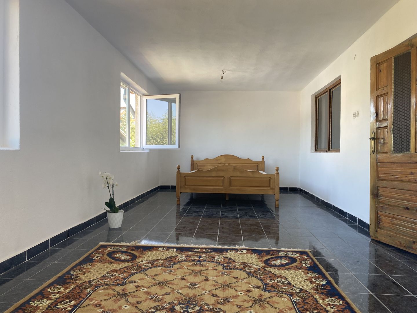 Vanzare apartament -3 camere la casă, etaj 1+pod+cota teren–Târgoviște - Poză 1