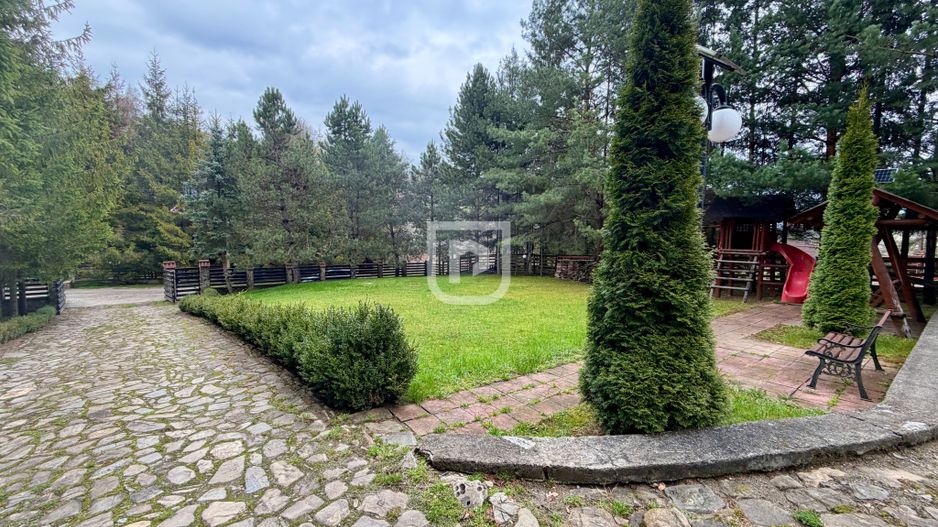 Casa / Pensiune 5 dormitoare Manastirea Humorului - Poză 23
