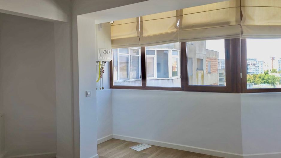 Exclusivitate - Apartament 3 camere, 92 mp - Faleza Dunarii - Poză 4