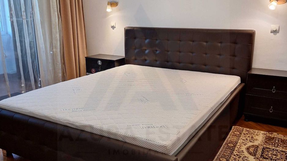 Apartament 84 mp utili  4 camere 3 dormitoare 2 balcoane  zona Strand I - Poză 2