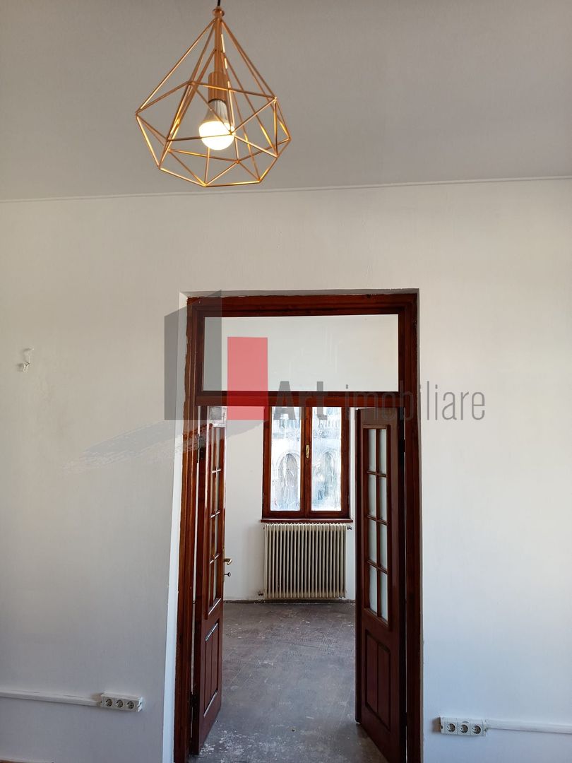 Vila  de inchiriat recent renovata - Poză 19