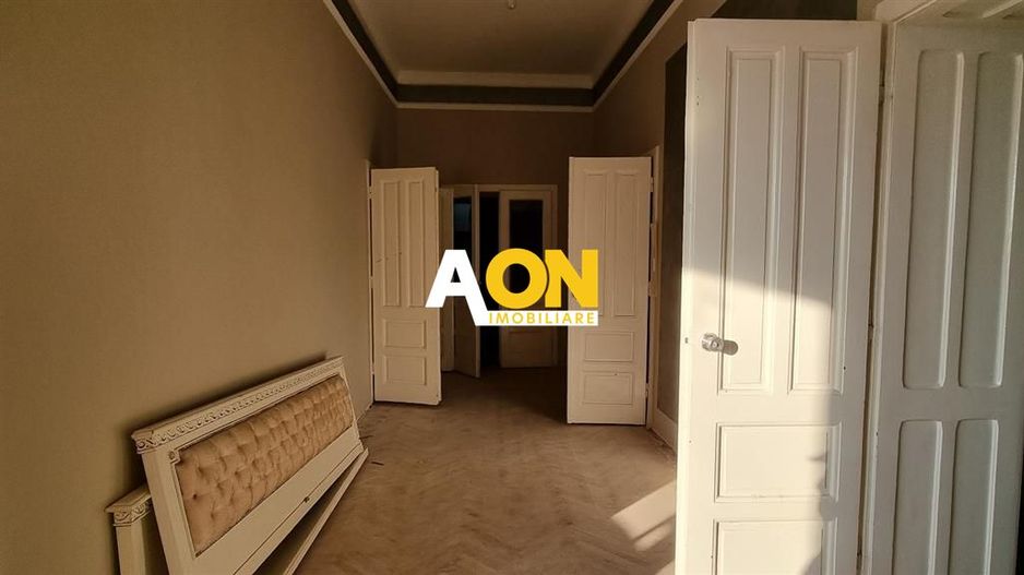 Spatiu Comercial Renovat cu Curte Interioara 7 Euro/mp - Poză 3