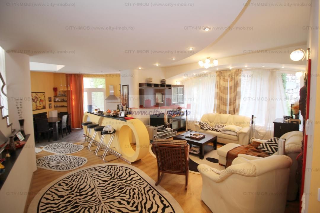 Vanzare Vila SINAIA - Poză 1