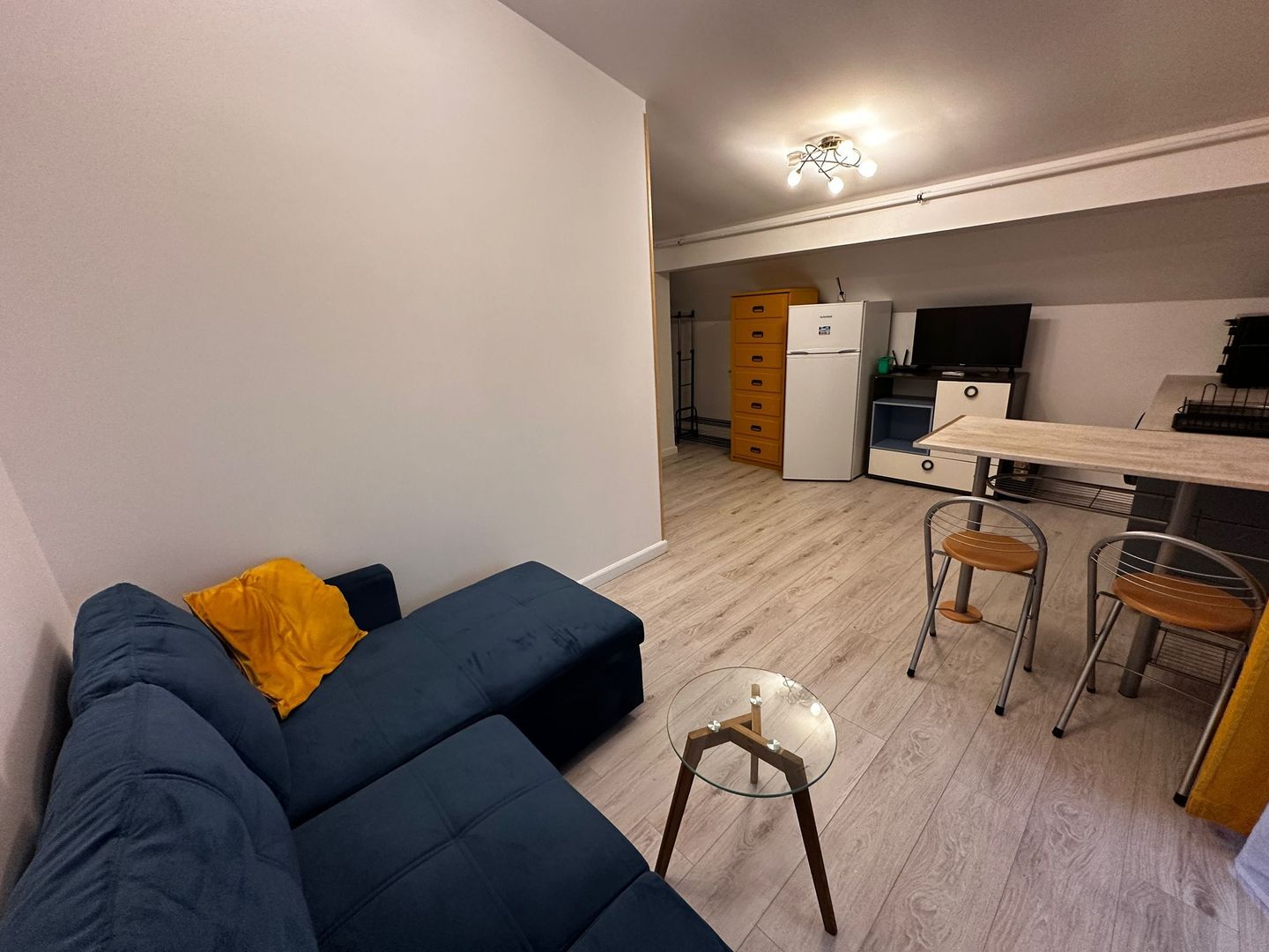 Garsoniera 11min Metrou Laminorului Bazilescu Jimbolia Bucurestii Noi - Poză 2