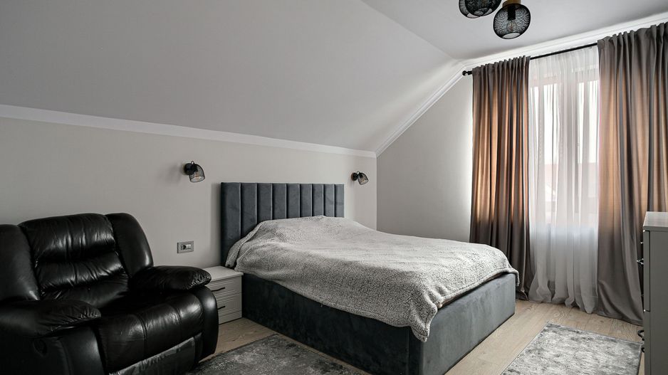 Vilă elegantă de închiriat în Subcetate - Poză 10