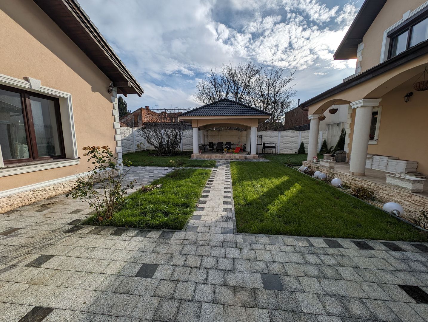 Casă in zona Iosefin - Poză 1