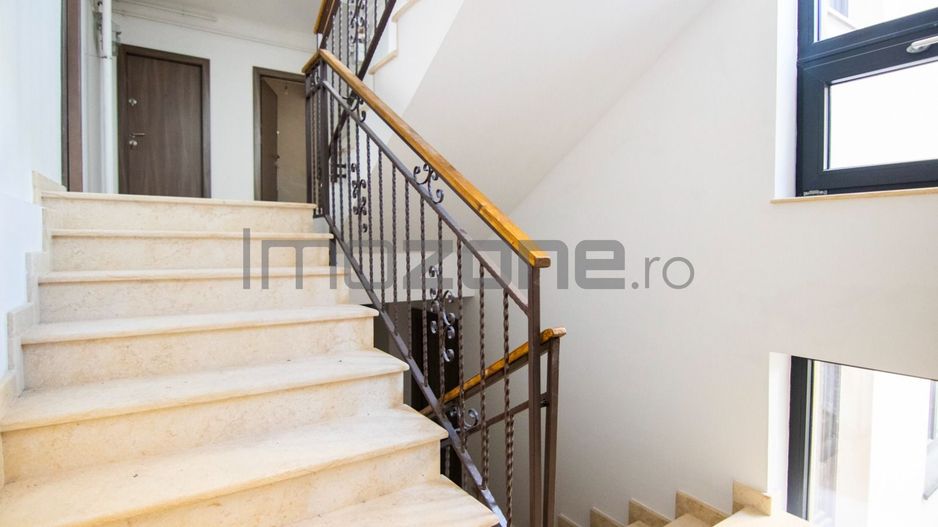CRANGASI 4 Camere, Zona De Case,Vedere Libera, Finalizat, BLOC NOU, 285 mp - Poză 1