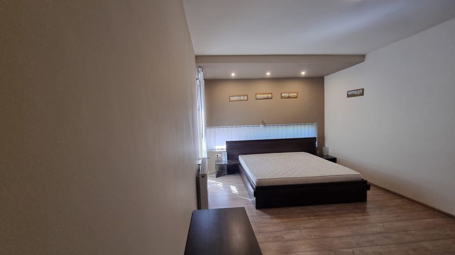 Vilă cu 4 camere de închiriat în zona Braytim cu piscina - Poză 13