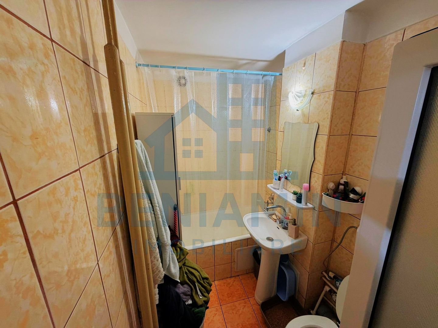 Garsoniera decomandata - etaj 3 - 33mp - mobilata - utilata - Sarari - Poză 6
