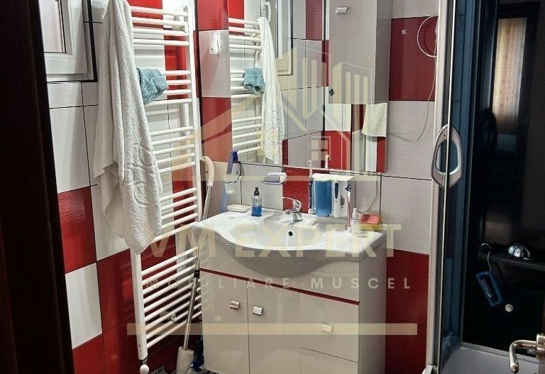 CASA  4 CAMERE PARTIAL MANSARDA  TEREN 200 MP CAMPULUNG - Poză 14