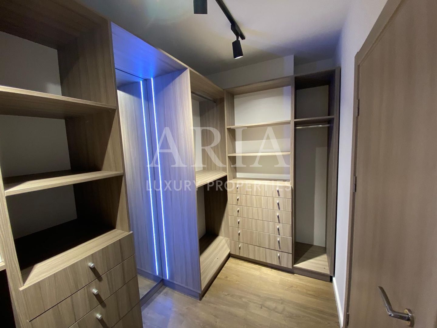 LEMON INTERIOR DESIGN VILLA - Poză 17