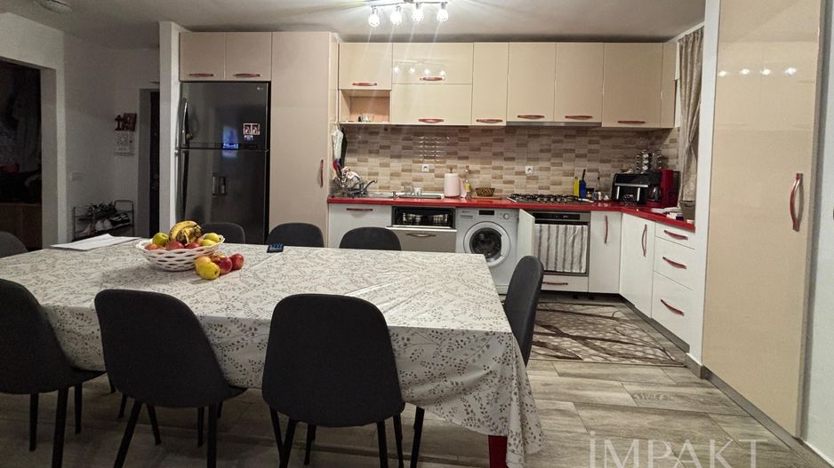 Spațiu cât o casă - 110mp - Apartament cu 4 dormitoare - Poză 3