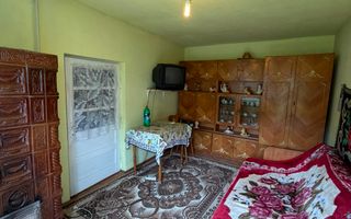 Casă cu teren generos în Buciumi - Poză 4