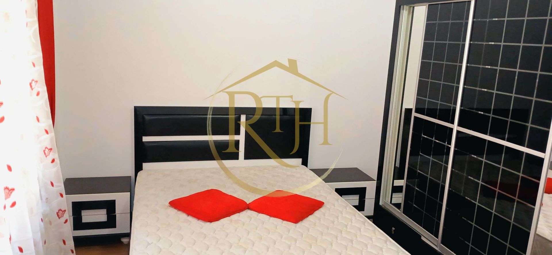 Oferim spre vanzare un Apartament la curte comuna, in zona Odobescu. - Poză 5