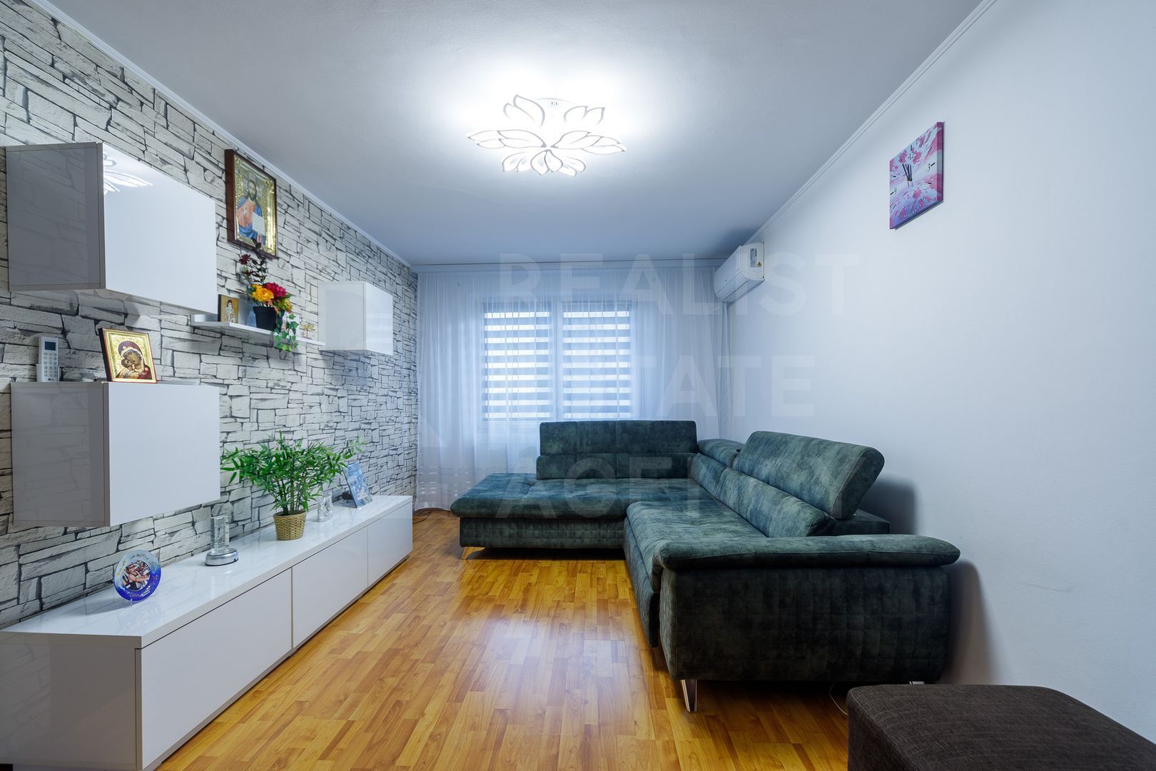 Vânzare, apartament, 3 camere, zona Uverturii - Poză 2