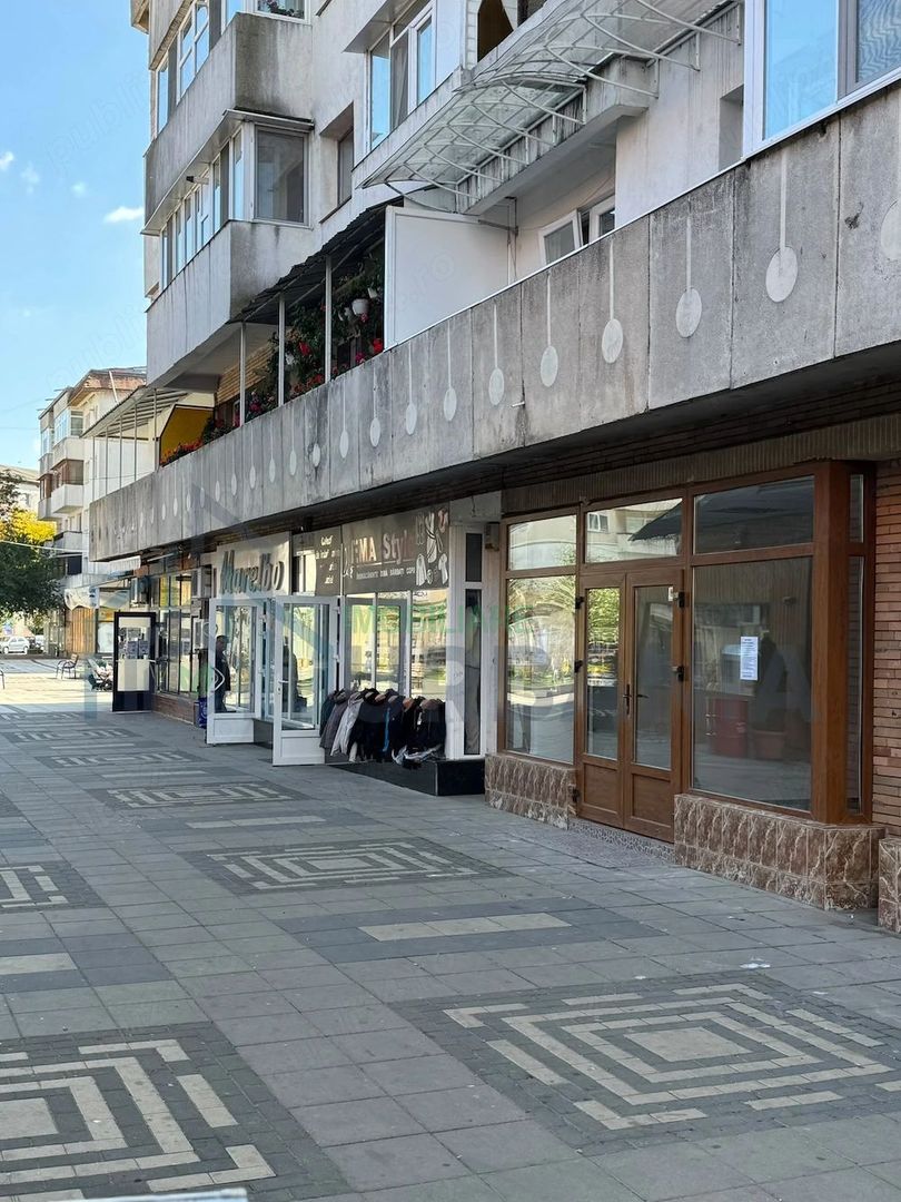 Spațiu comercial de închiriat pe esplanada Pascani - Poză 1