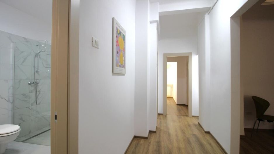 Piata Romana, 4 camere 138 MP total, Etaj 2/9, renovat - utilat, liber - Poză 12