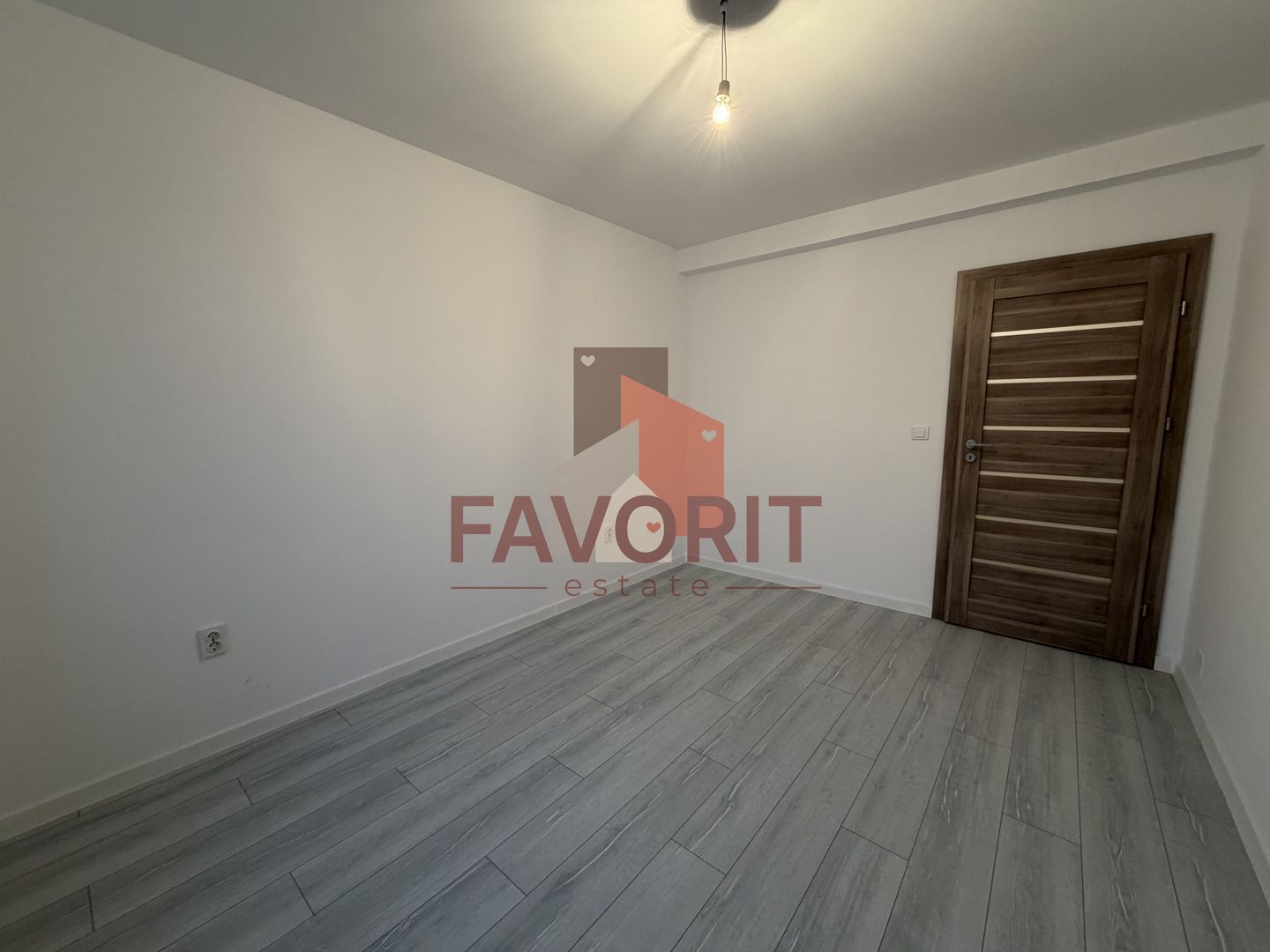 Decomandat. Bucatarie separata. Loc de parcare inclus - Poză 7