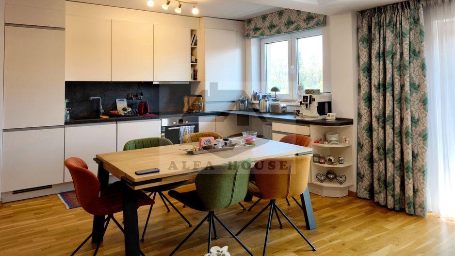 Apartament trei camere, 83 mp, vedere panoramică spre Tâmpa-Bartolomeu - Poză 1