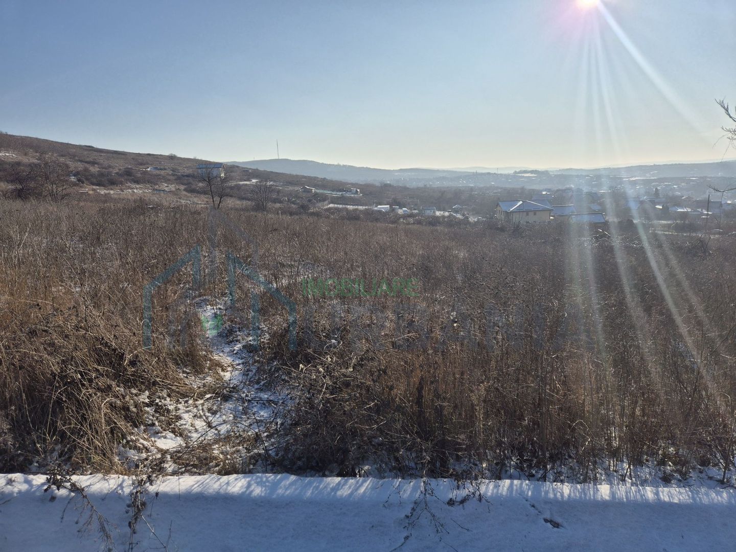 Terem Bucium cu Puz bloc si case. - Poză 3