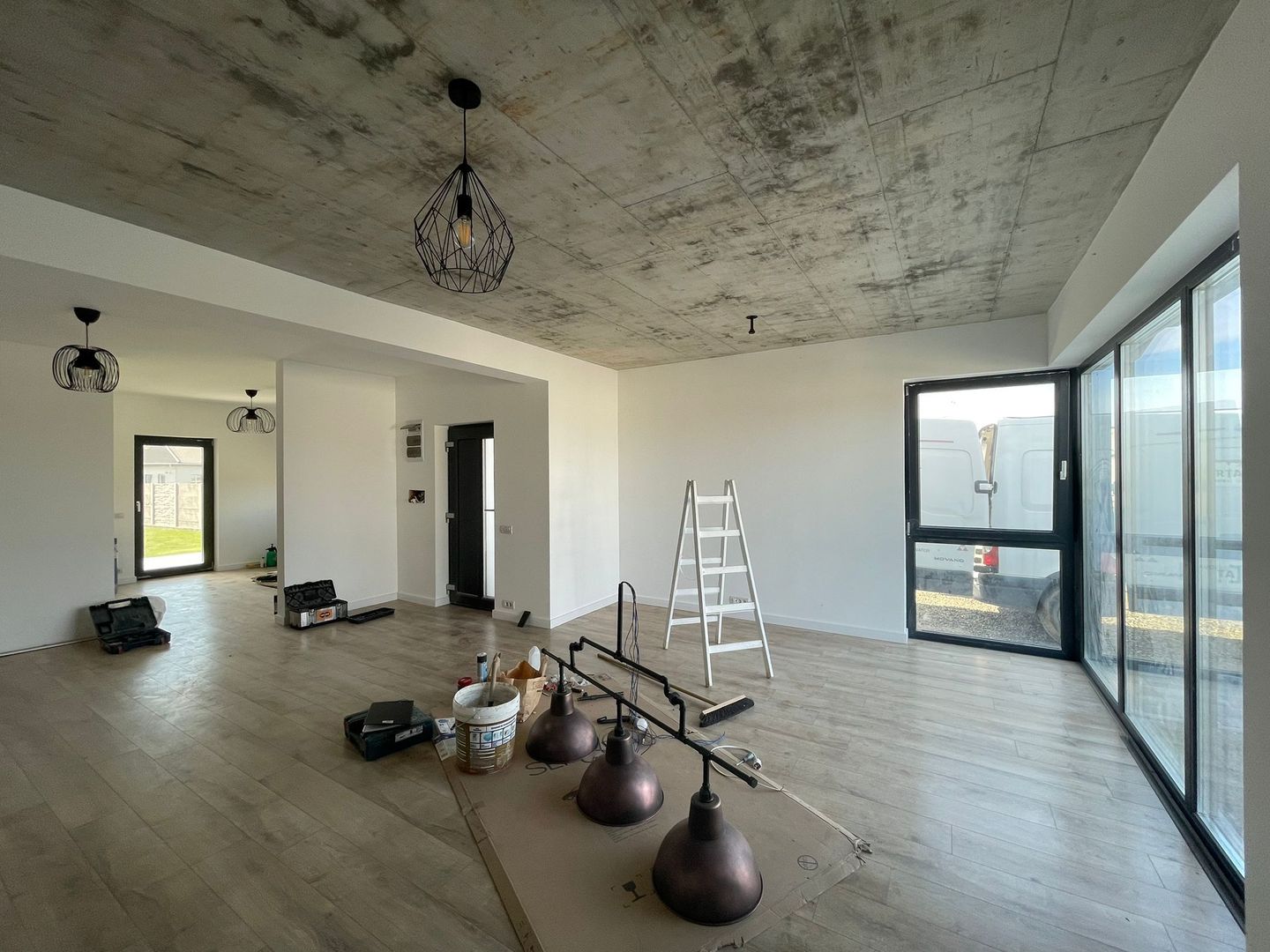 Duplex cu arhitectura deosebita - Mosnita Noua - Poză 1