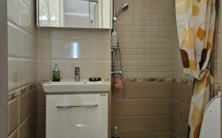 Apartament cu patru camere, zona Calea Bucuresti - Judetean 100 MP - Poză 13