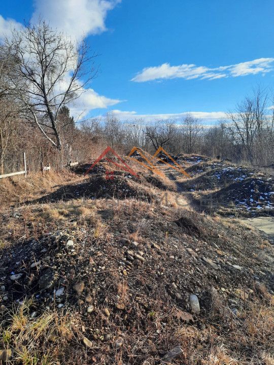 Teren intravilan 2077 m2, platou cu panorama, toate utilitatile, 23EUR - Poză 6