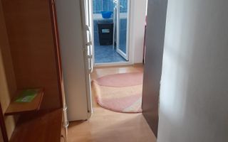 Mansarda  situata in Micro 21, cu balcon si vedere la Dunare - Poză 2