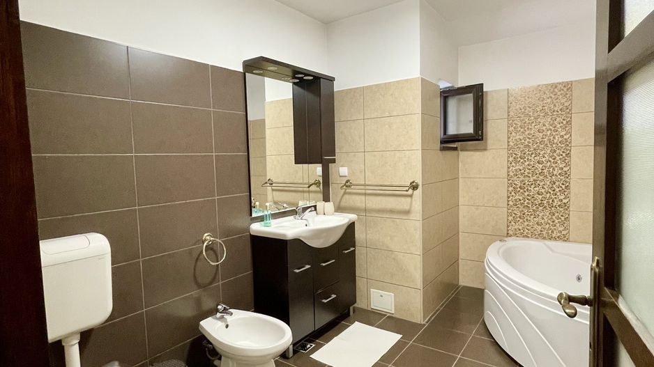 Casa de inchiriat pe str.Voronet - Poză 15