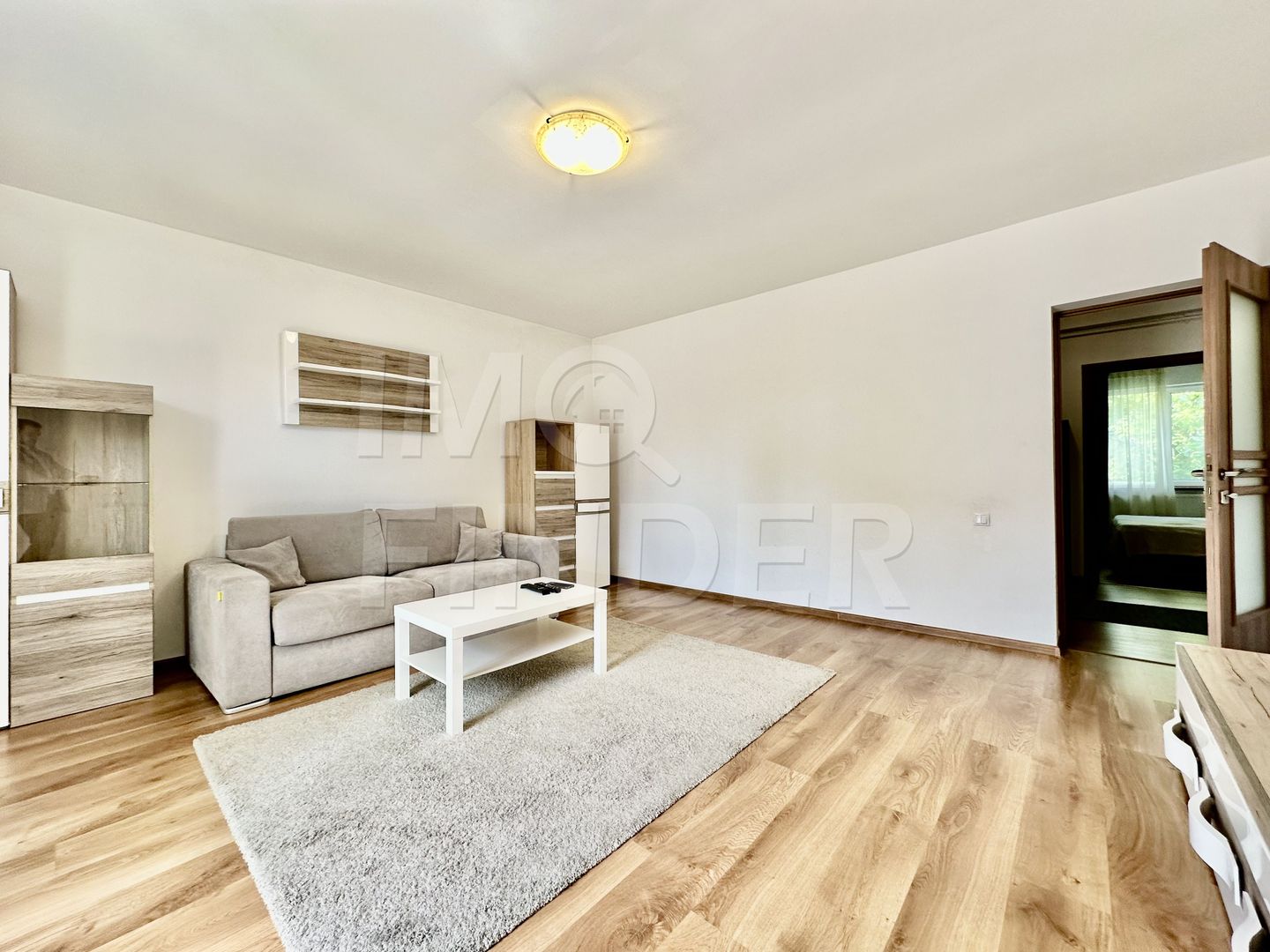 Vanzare 2 camere, in vila, etaj 1, decomandat, 63 mp utili, parcare - Poză 3