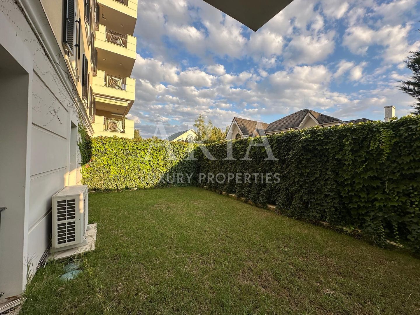 TRIANA 3 CAMERE | CURTE | PISCINA | GYM - Poză 25