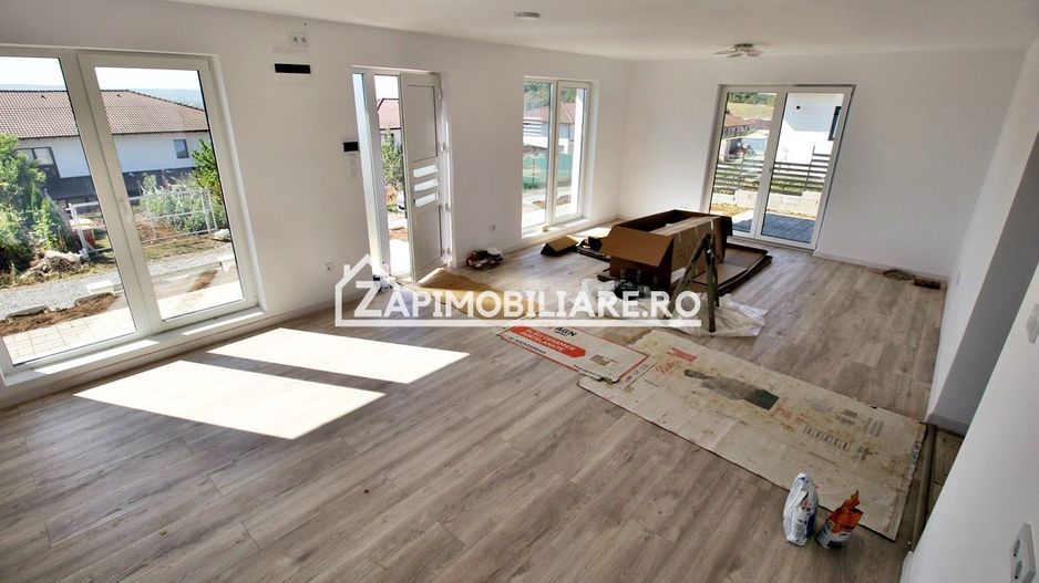 Casa 4 camere la cheie,130 mp,500 mp teren,cartier Unirii - Poză 2