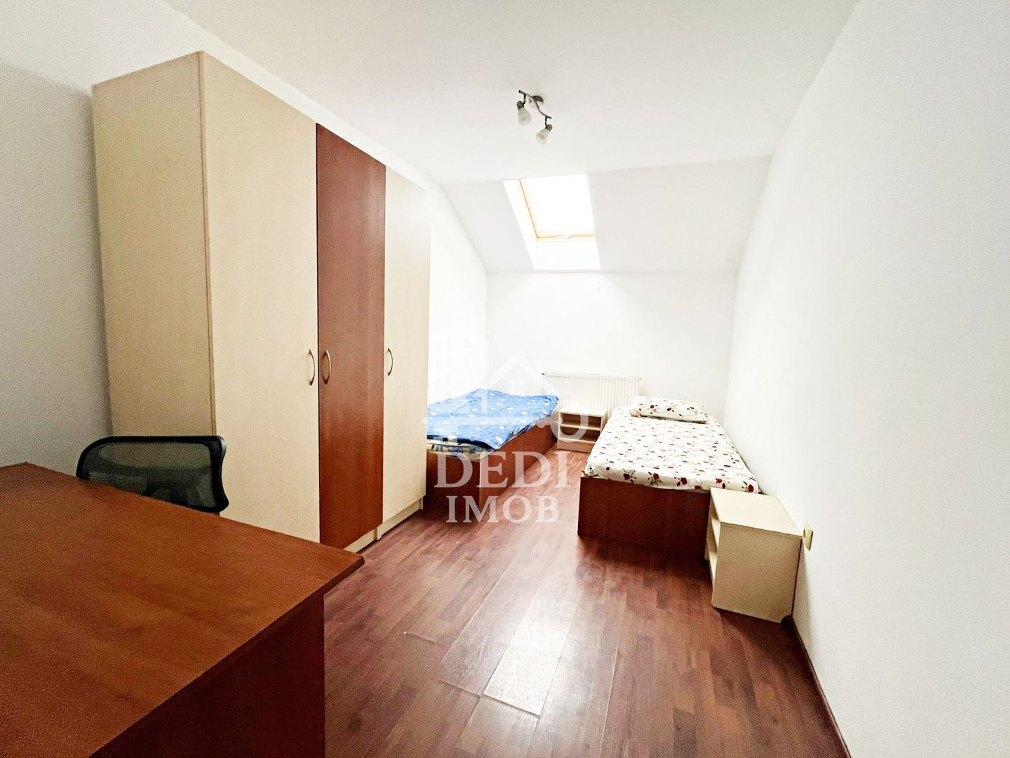 Apartament cu 2 camere de vanzare zona Rogerius, Oradea - Poză 1