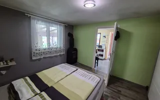 Vand casa 8 camere, 5 bai, 2 garaje, teliucul inferior, teren 1767 mp - Poză 13