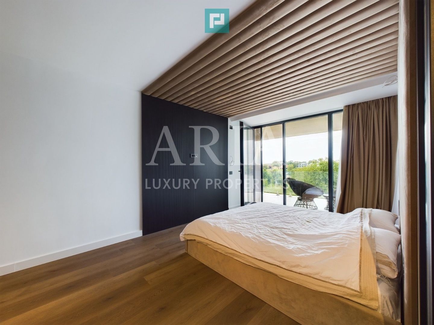 WATERFRONT VILLA 2024 FIRST RENT POOL - Poză 6