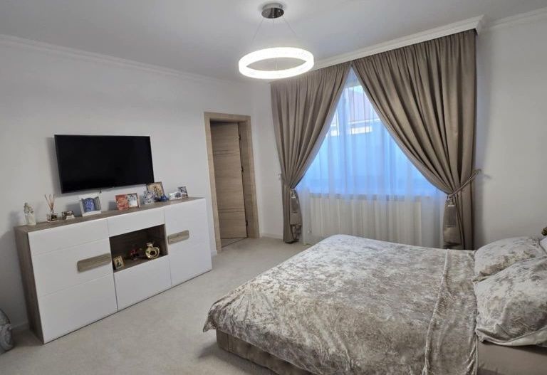 🏡✨ CASĂ PREMIUM  ȘENDRENI – 305 MP LOCUIBILI, TEREN 1.000 mp - Poză 8