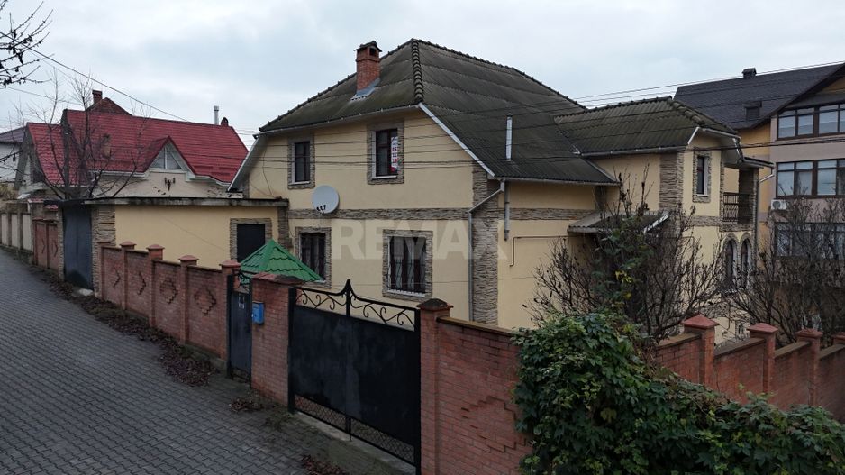Casă  în 2 nivele - Durlești - Poză 1