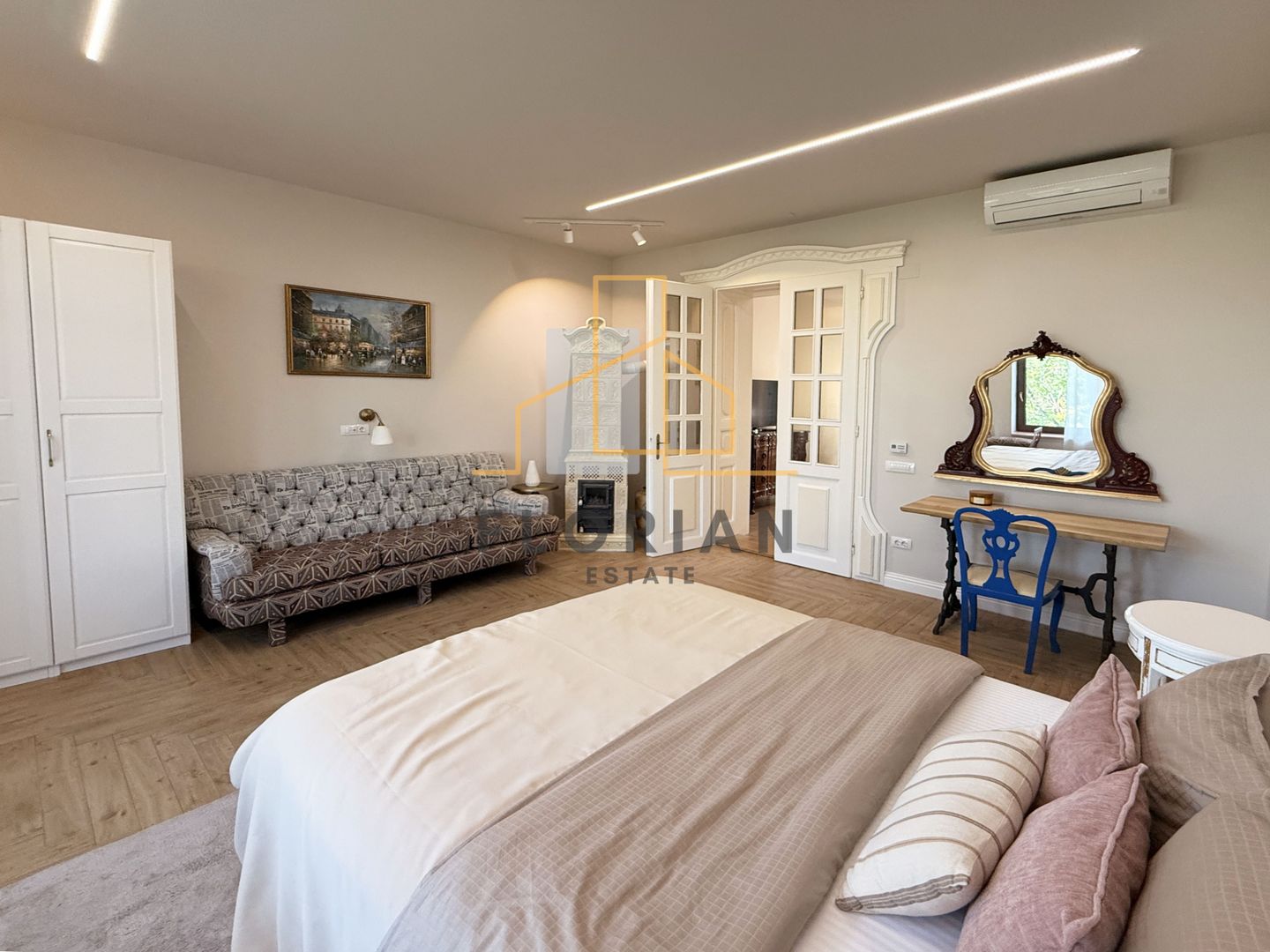 Apartament  modern cu 2 camere in cladire istorica– Zona Sinaia - Poză 8