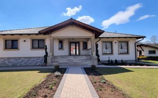 Casa 4 camere finisaje de lux 950 mp teren Com. Ciugud - Poză 1