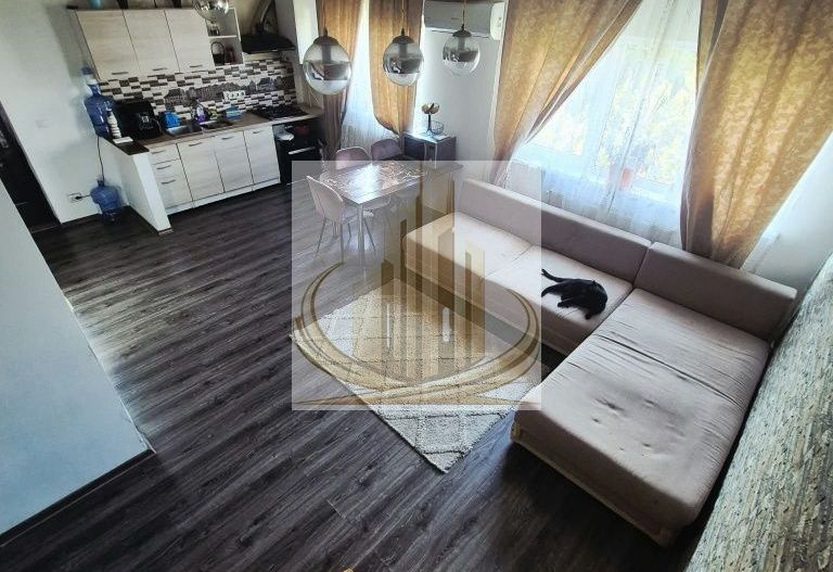 De vânzare apartament 3 camere 70mp - Poză 2