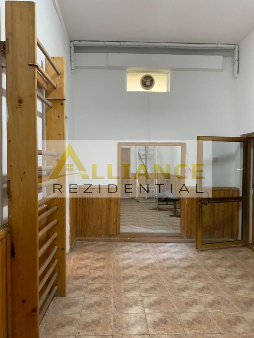 Catelu-Casa S+P+1+M - 14 Camere-1550 Teren - Poză 30