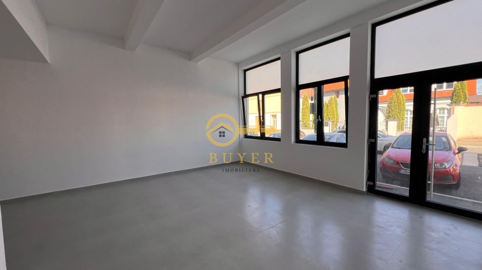 Spațiu comercial de închiriat în Cisnădie – renovat, cu vitrine la str - Poză 2