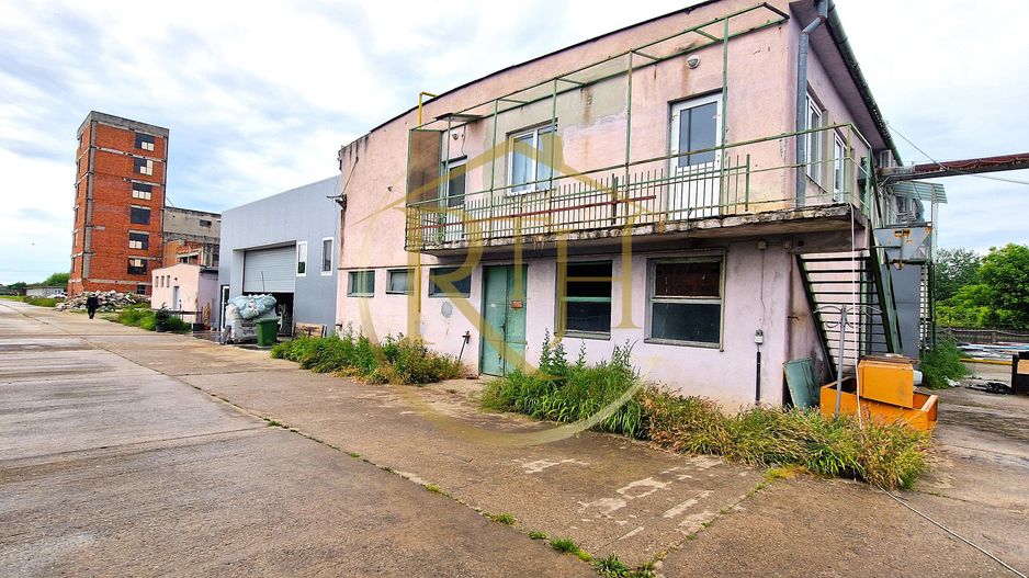 Cladiri si teren de închiriat zona industriala pentru orice tip de activitate. - Poză 11