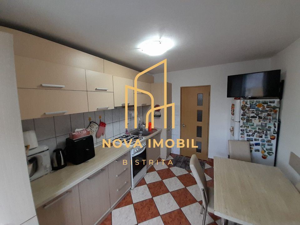 Apartament 4 camere,decomandat,78mp,zona Imparatu Traian . - Poză 11
