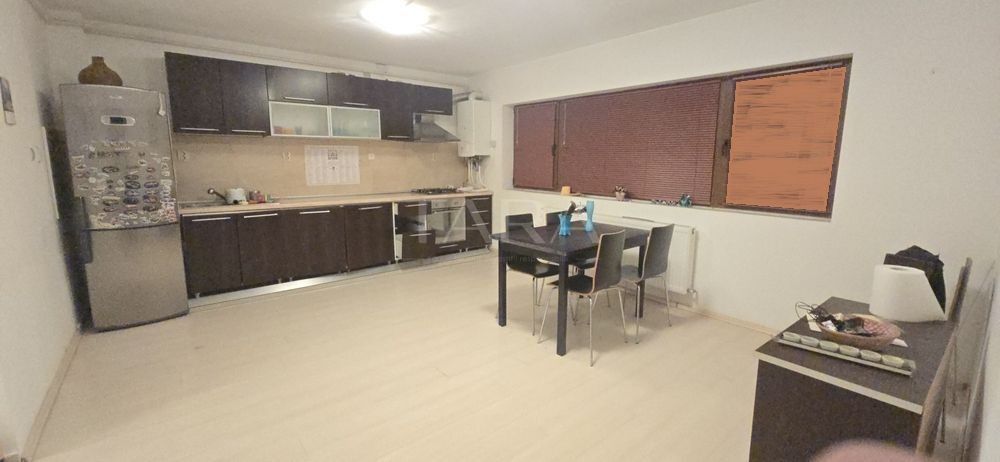 Apartament generos cu 4 camere, situat în zona Poligon. - Poză 2