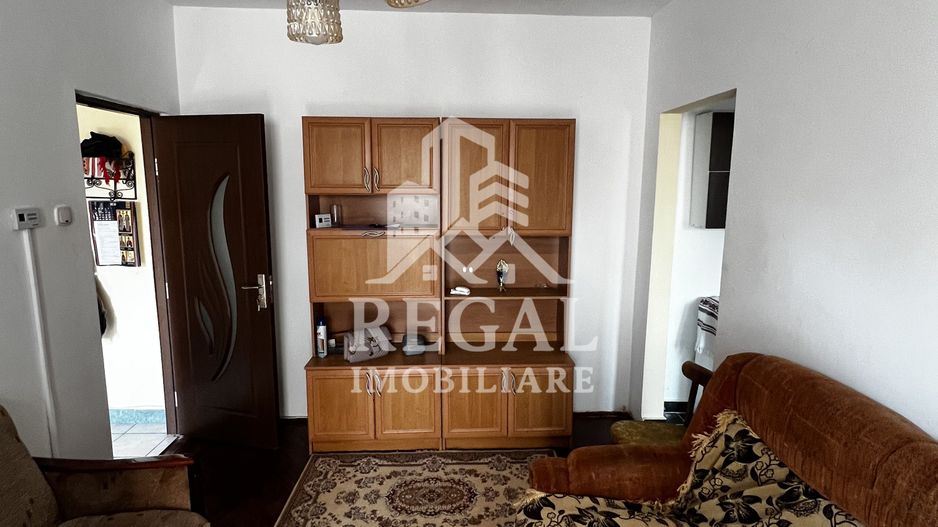 Apartament 2 camere de vanzare – Micro 6 / limita cu OM zona linistita - Poză 1