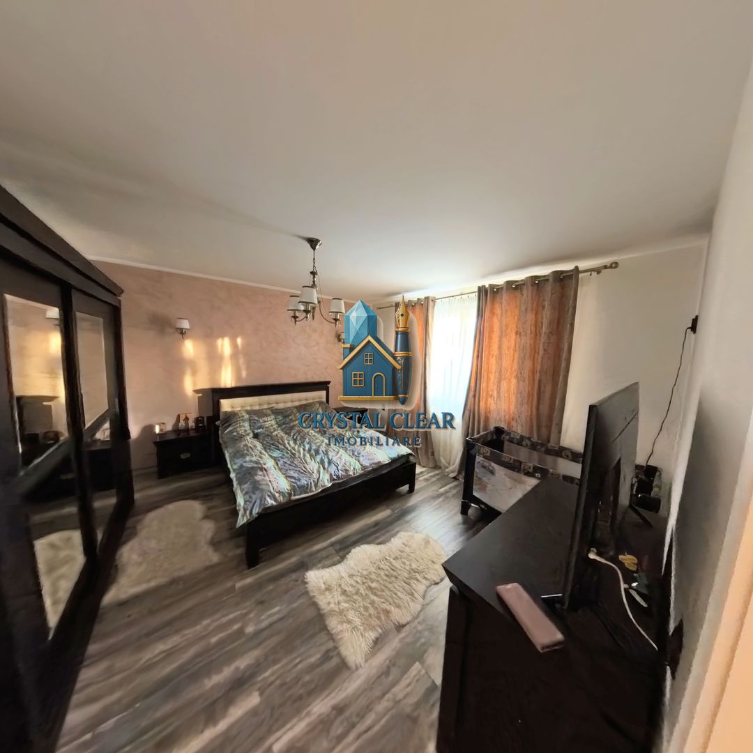 Casă 4 dormitoare și teren de 857 mp - zona Sântana de Mureș - Poză 1